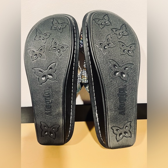 Alegria by PG Lite Sandals (PLEASE READ SIZING DETAILS) - Picture 14 of 14
